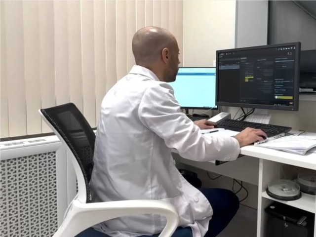 На территории поликлиники №1 установили аппарат для МРТ-исследований