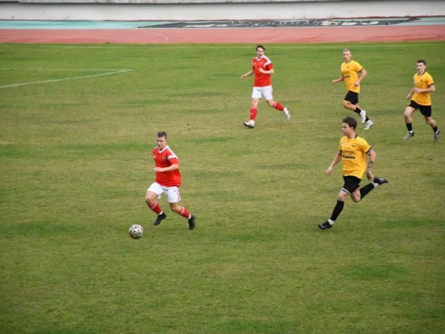 Футболисты из жуковского «Метеора» уступили команде Бронниц в домашнем матче