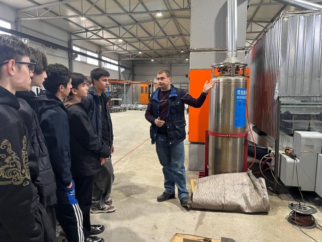 Студенты из Бронниц увидели полный цикл производства металлоконструкций