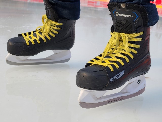 Каток в главном спорткомплексе округа возобновил работу