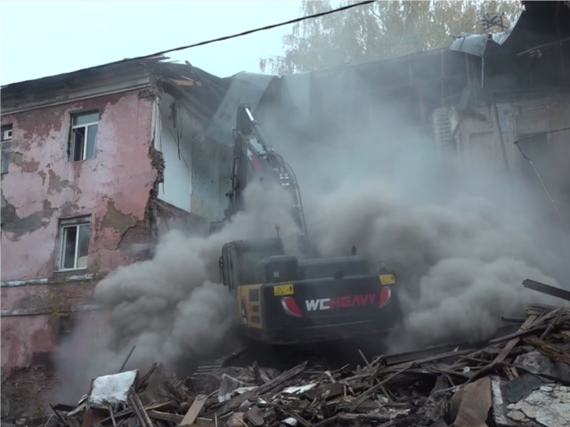 Рабочие завершили снос аварийного дома №47/1 на Московском проспекте