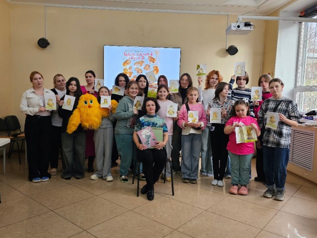 Техника «по мокрому»: шатуряне создали пушистых цыплят на мастер-классе