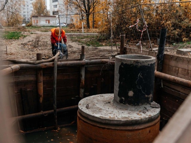 Подрядчик ускорит ремонт проблемного коллектора в Куровском