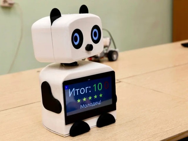 Одиннадцатиклассник создал робота на основе ИИ для изучения жестового языка