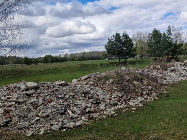 Суд обязал владельца участка убрать строительные отходы с муниципальной земли