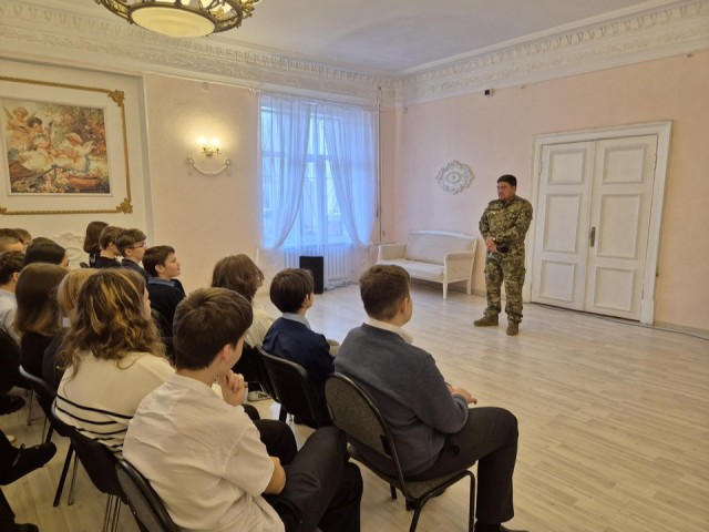 В Демихове состоялась встреча школьников с участником специальной военной операции