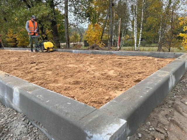 В Можайске началось обустройство современных автобусных остановок