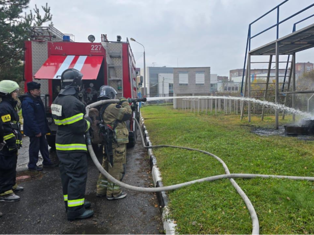 Профессия с огнем и отвагой: красногорские школьники узнали, что нужно сделать, чтобы стать спасателем