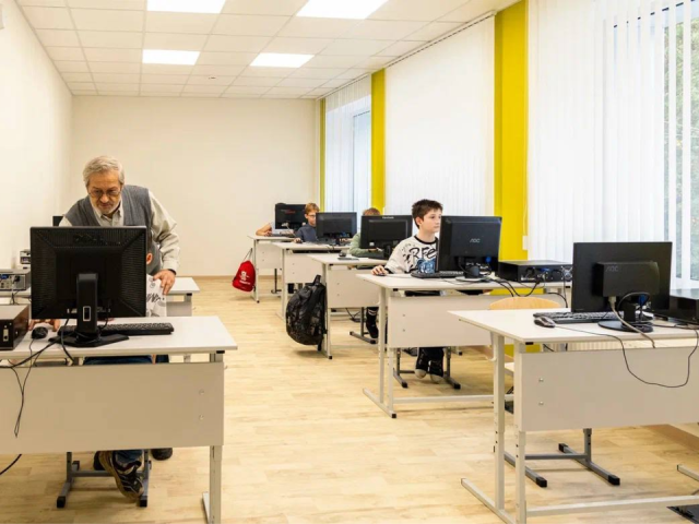 В округе действуют более 700 программ дополнительного образования