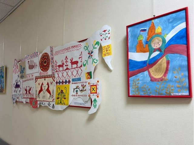 Карта страны, храмы и памятники: День народного единства глазами детей можно увидеть в ДК «Луч»