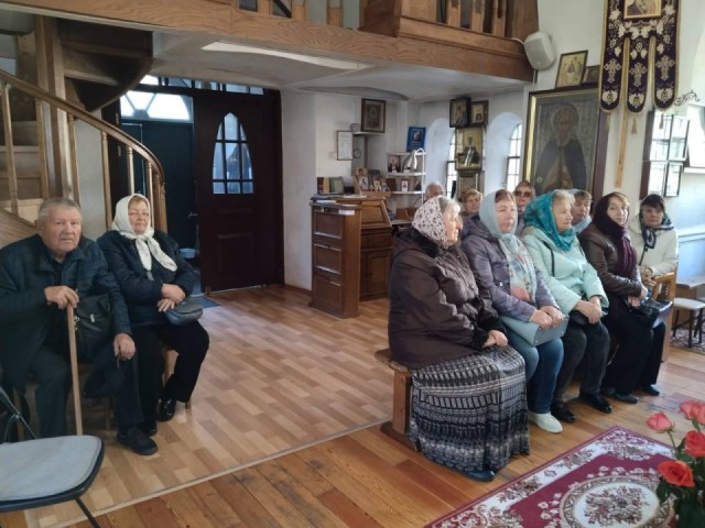 Ветераны Луховицкой больницы посетили исторические места Домодедова