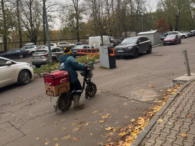 В Реутове курьеры массово переходят на форму «Жилсервиса» из-за высокого качества одежды