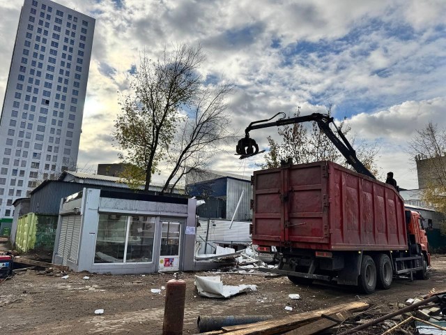 Незаконный торговый павильон снесли по решению суда в Ковровом