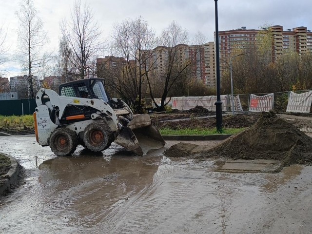 В микрорайоне Восточный строят разворотное кольцо и канализацию