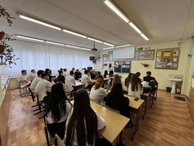 Учащиеся школы №9 узнали о правилах поведения при ЧС