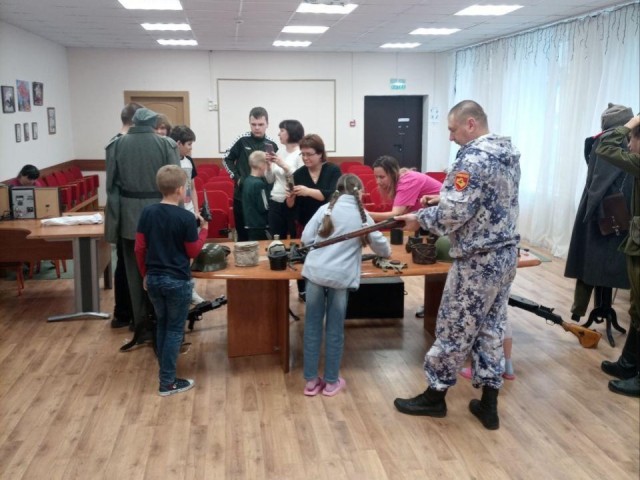 В Можайске поисковики показали детям историю Великой Отечественной войны