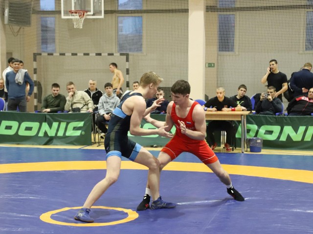 Мастер-класс от чемпионов: спортсмены раскроют секреты успеха на тренировке по борьбе в Луховицах