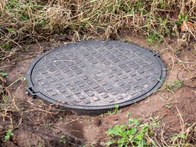 Работу канализации наладили в многоквартирном доме в Сергиевом Посаде