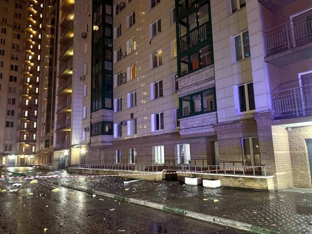 После атаки БПЛА по жилому дому в Красногорске эвакуированы 70 человек