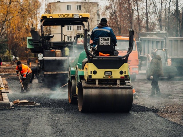 «Исключить подтопления»: зачем вместе с ремонтом дорог прокладывают новую ливневку в Лосино-Петровском