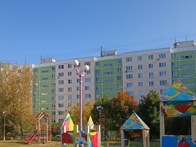 В Наро-Фоминске дети закидали яйцами машину и прохожих