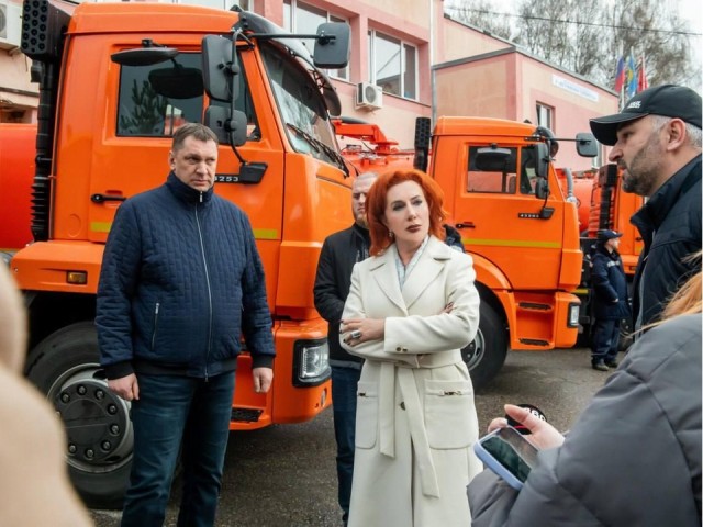 Илососы и экскаваторы: новой техникой усилили перед зимой Истринские теплосети