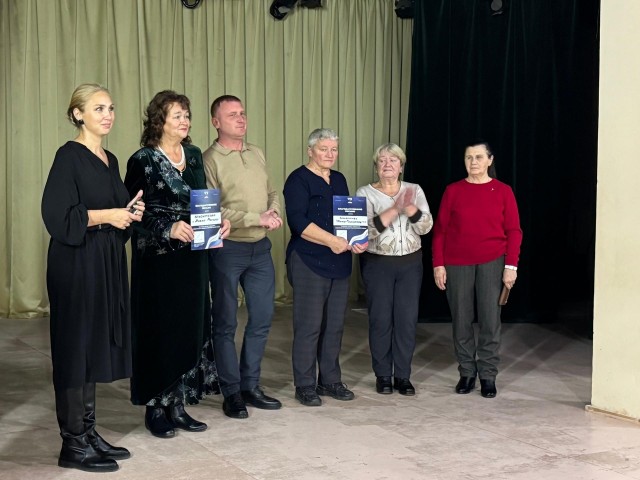 Легендарные «кружевницы»: в Луховицах отметили вклад волонтеров в поддержку СВО