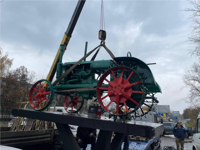 Отремонтированный после ДТП исторический памятник в Бронницах вернули на прежнее место