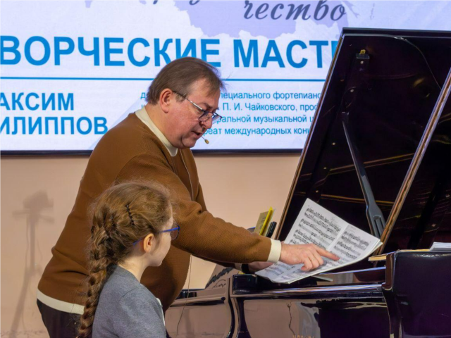 Кисти, клавиши и вдохновение: как проект «Новое передвижничество» помогает талантливым детям Подмосковья