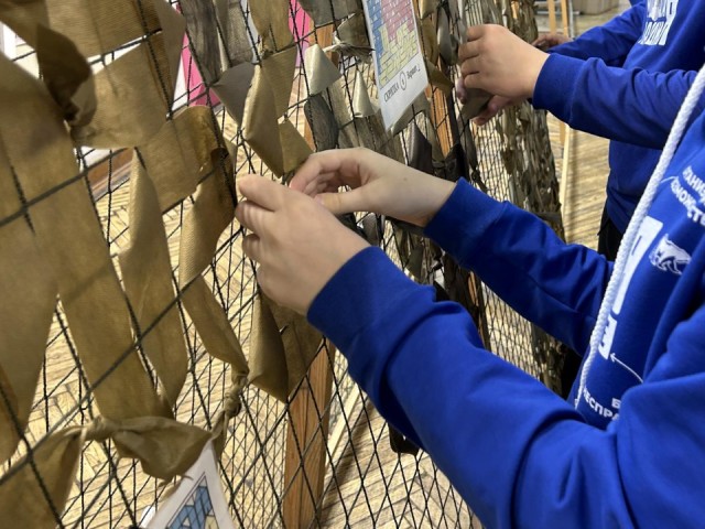 Фрязино помогает СВО: «Молодая Гвардия» и «Покров» объединились для производства маскировочных сетей