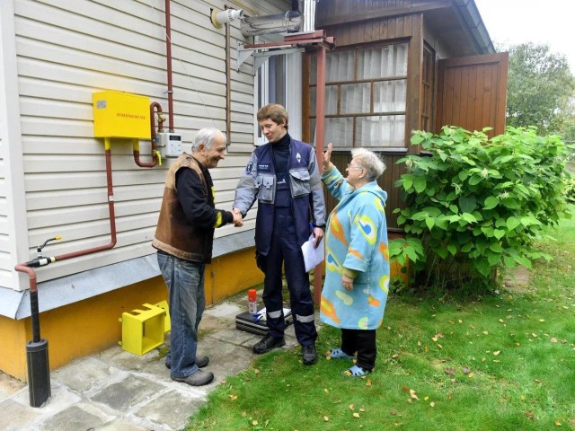 Пенсионеры из Бокова перешли с печного отопления на газ