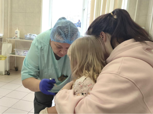 В Дзержинской поликлинике напомнили о рисках полиомиелита: как защитить детей