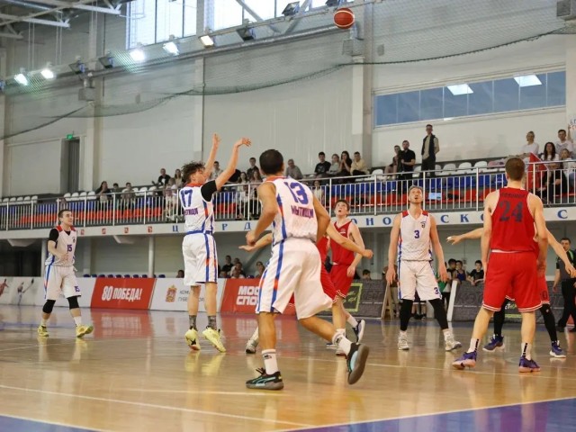 В СК «Строитель» сыграют в баскетбол мужские и женские команды