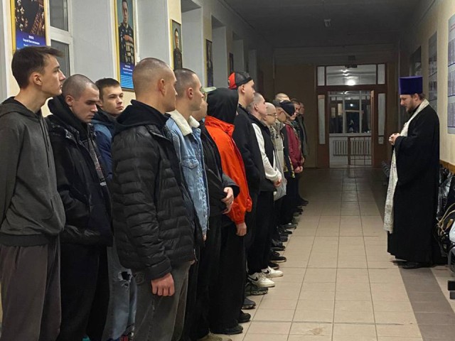 Священник в Пушкино призвал срочников с честью нести воинскую службу