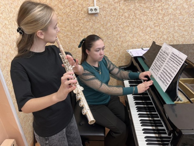 «Работа дарит улыбки каждый день»: учительница музыки из Шатуры в профессии уже 10 лет