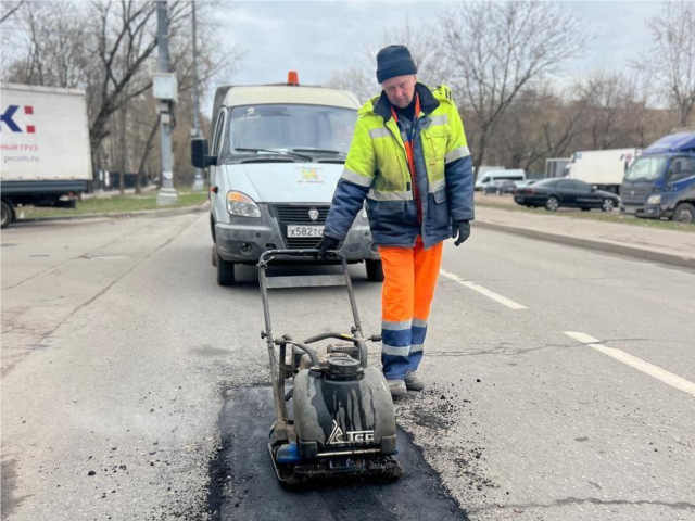Работы по устранению ям на дорогах продолжат в Люберцах