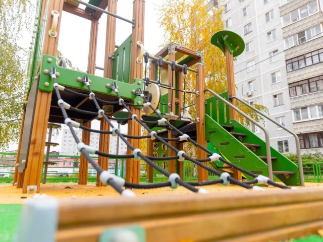 В Орехово-Зуевском округе обновили 23 детские игровые площадки