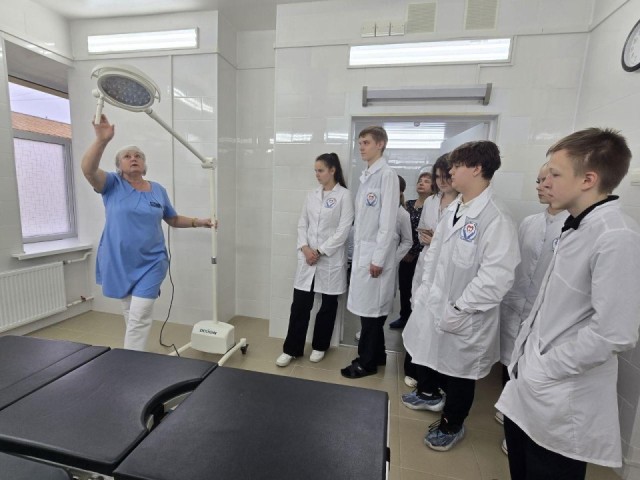 Будущие доктора идут в разведку: старшеклассники знакомятся с поликлиниками Коломны
