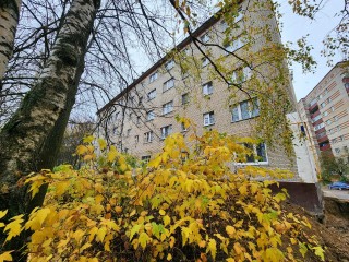 На Вертлинской улице укрепляют фундамент дома №9