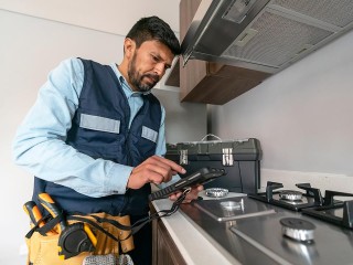 Работники ЖКХ работают над возобновлением подачи газа в доме № 3 на улице Воробьева