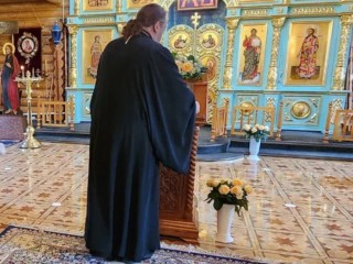 «Я не святой отец, потому что не папа римский»: священник объяснил, какими словами обращаться к батюшке