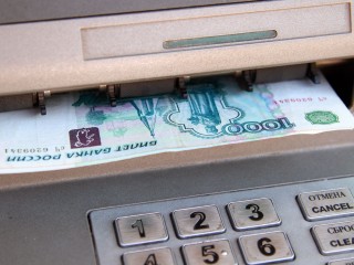 Мошенников у банкомата заметили в красногорском Путилкове