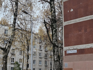 Вдоль пешеходной тропы по улице Железнякова установили новое современное освещение