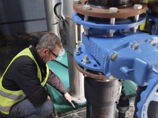 Подмосковные коммунальщики помогают восстановить воду и тепло на Донбассе
