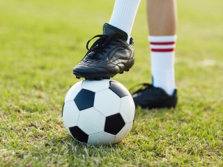 «Из чего же сделаны наши девчонки»: футболистки в Истре победили мальчиков