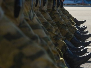 Фигурки рэпера Макана в военной форме появились в продаже на маркетплейсах