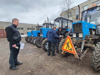 Протвинский коммунальный автопарк оснащают техникой для зимней уборки улиц