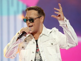 Вдова Шатунова зарегистрировала имя певца как товарный знак: что она собирается продавать