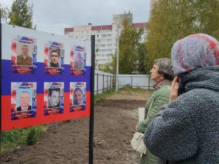 В сети появилось видео с открытия Аллеи Славы в честь участников СВО на территории Луховиц