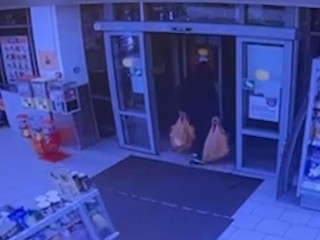 Росгвардейцы задержали в Электрогорске мужчину, проникшего в закрытый магазин